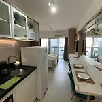 Studio 28 M2 / Vista Praca Da Republica / Sp 1302