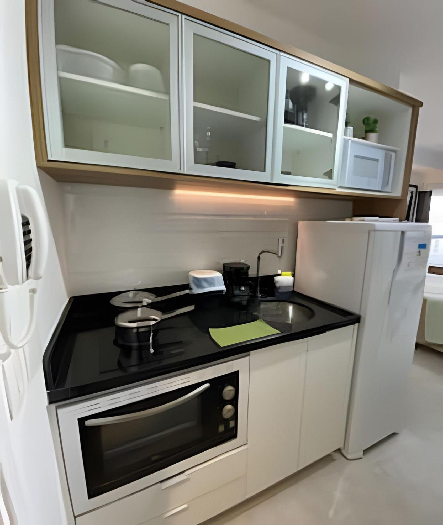 28 M2 / Vista Praca Da Republica / Sp 1302 Apartamento *