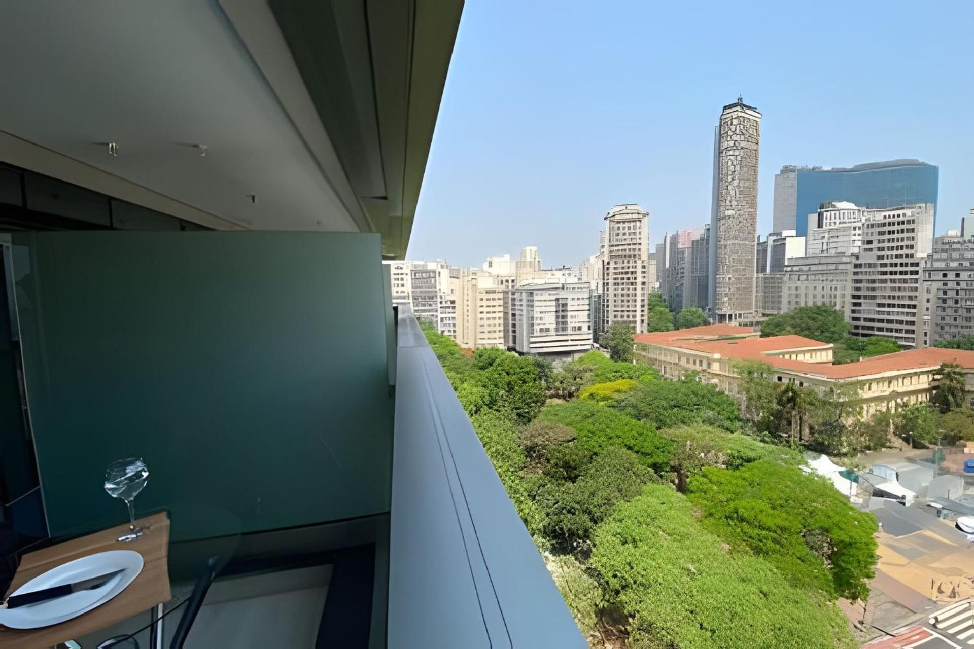Apartamento 28 M2 / Vista Praca Da Republica / Sp 1302 *
