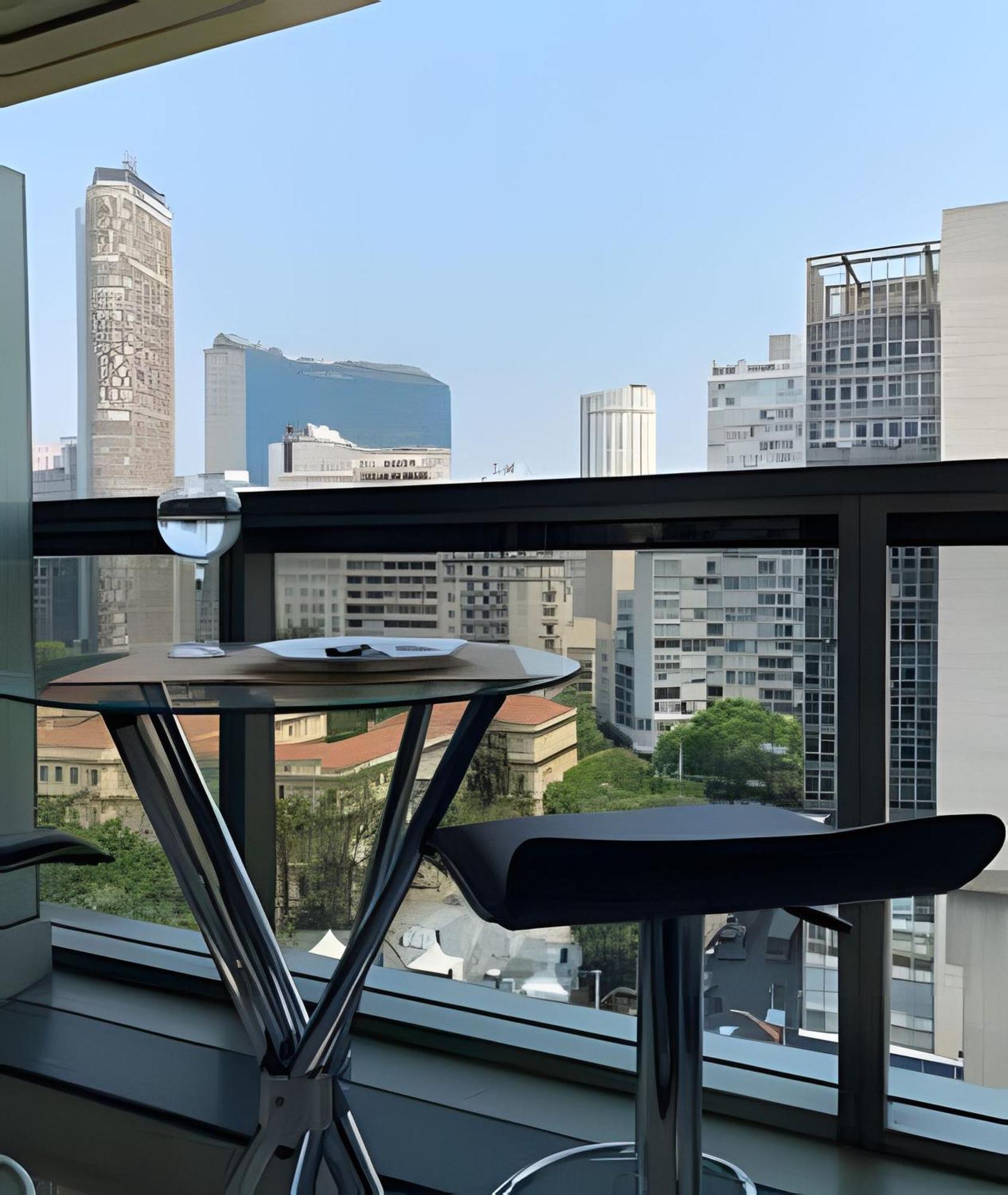 28 M2 / Vista Praca Da Republica / Sp 1302 Apartamento