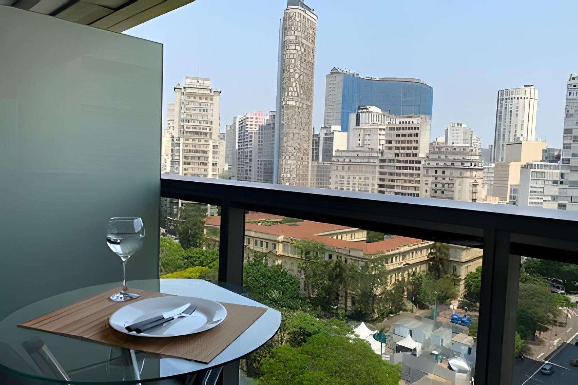 Apartamento 28 M2 / Vista Praca Da Republica / Sp 1302 *