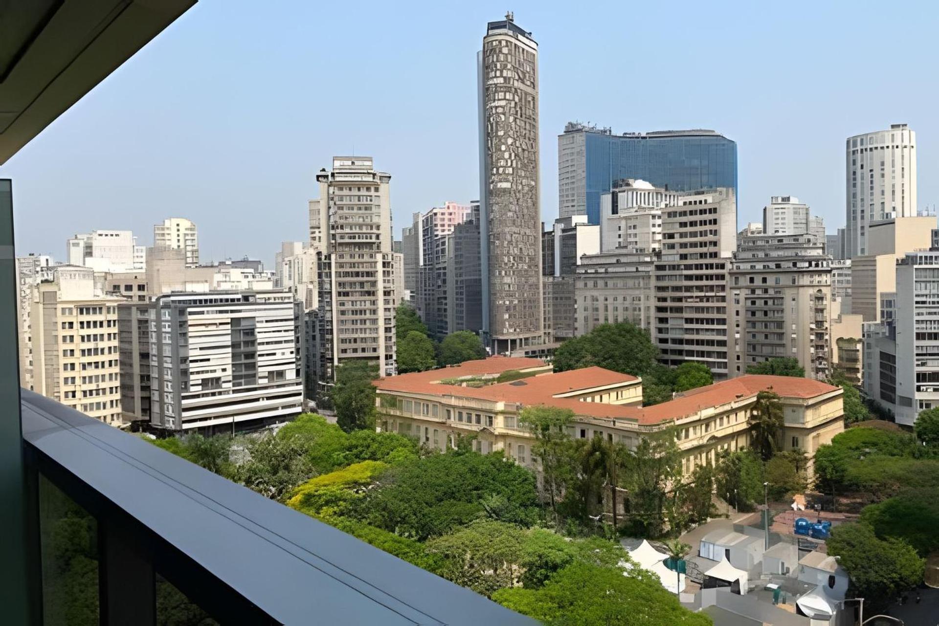 Apartamento 28 M2 / Vista Praca Da Republica / Sp 1302 *